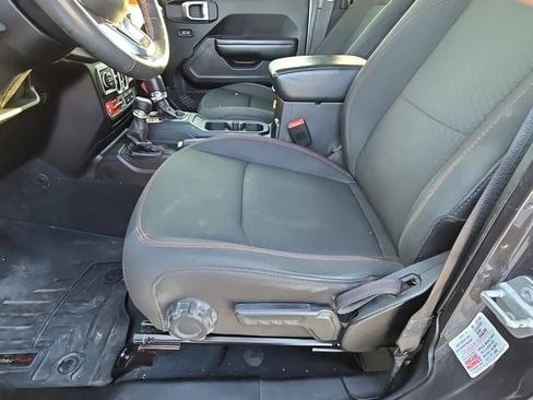 Used 2018 Jeep Wrangler Unlimited Rubicon image 13