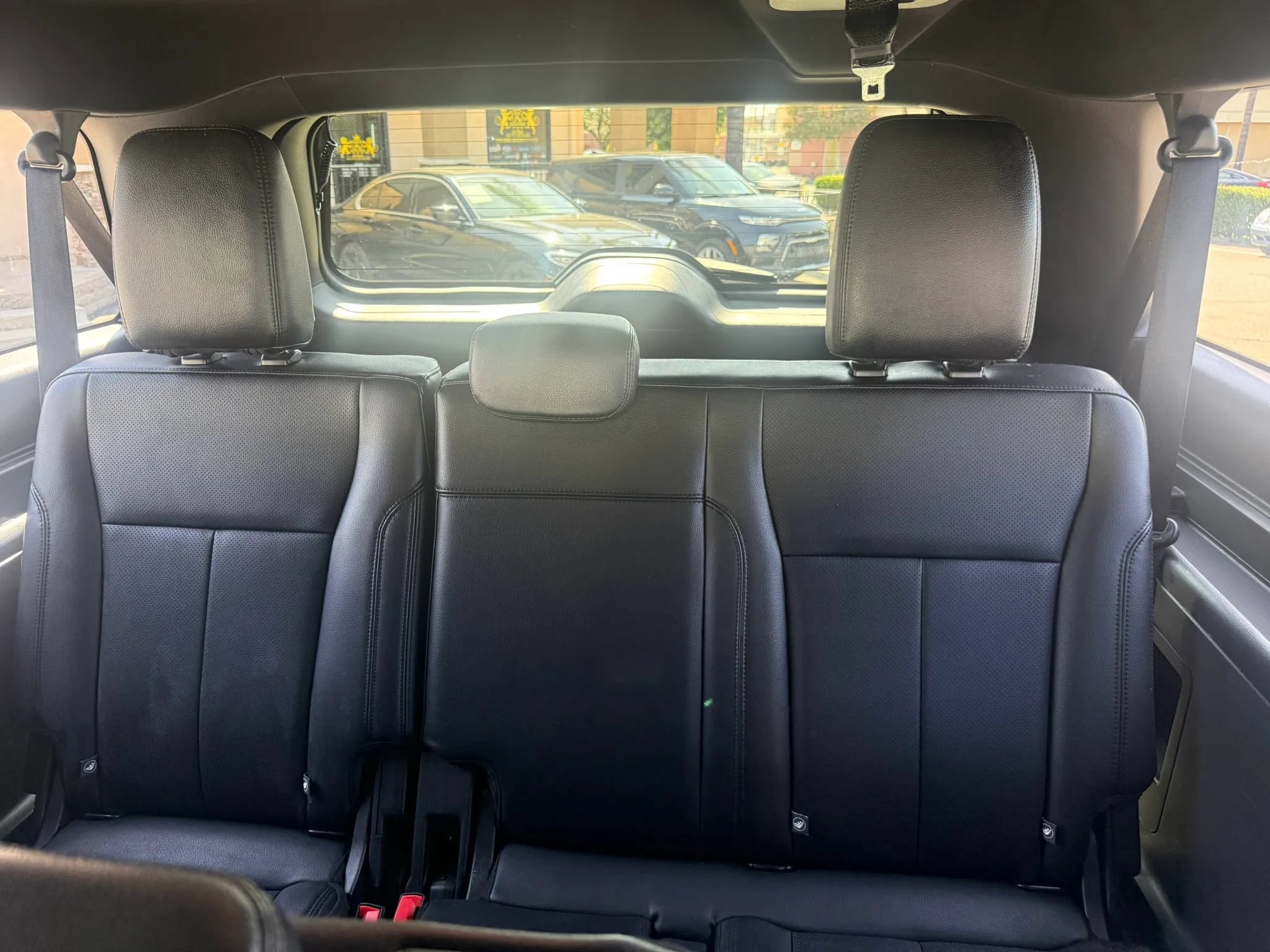 Used 2018 Ford Expedition Max XLT w/ Equipment Group 202A AWD/4WD image 16