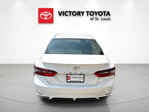 Used 2023 Toyota Camry SE FWD image 4
