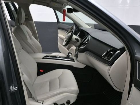 Used 2020 Volvo XC90 T6 Momentum w/ Protection Package image 25
