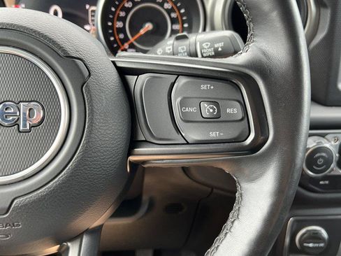 Used 2021 Jeep Wrangler Unlimited Sport AWD/4WD image 18