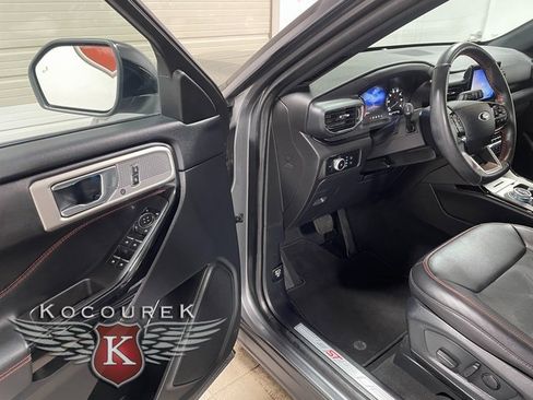 Used 2023 Ford Explorer ST-Line image 9