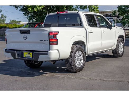 Used 2024 Nissan Frontier SV w/ SV Convenience Package AWD/4WD image 3