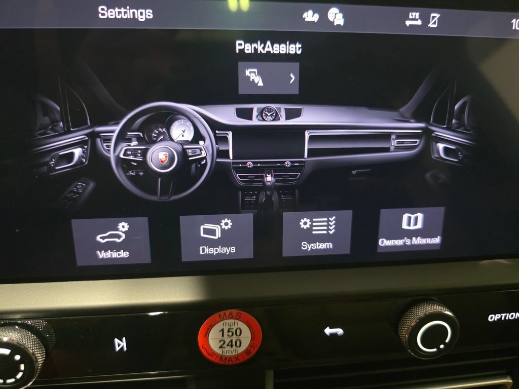 Certified 2026 Porsche Macan AWD/4WD image 36