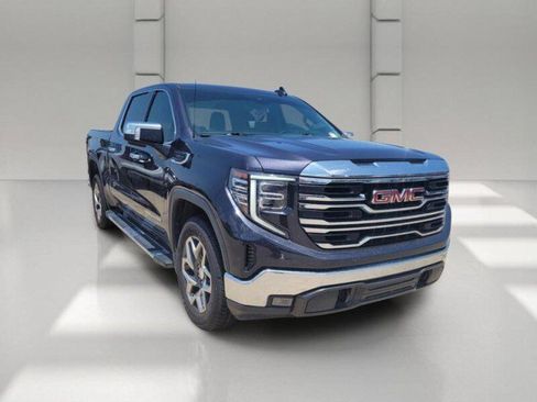 Used 2023 GMC Sierra 1500 SLT w/ SLT Premium Package RWD image 3