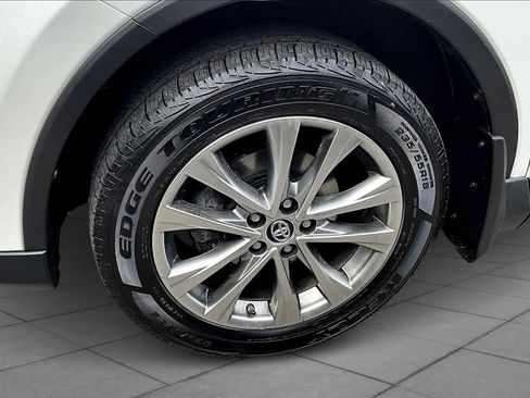 Used 2016 Toyota RAV4 Limited image 10