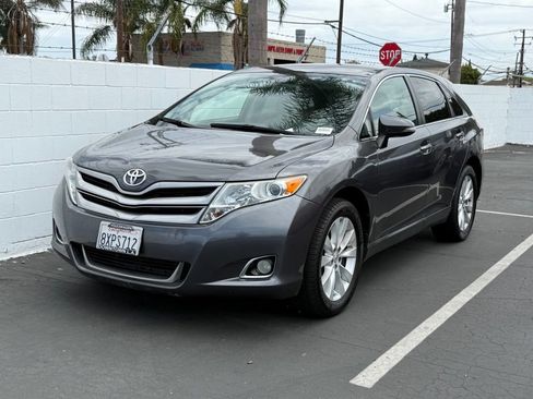 Used 2014 Toyota Venza XLE w/ XLE Premium Package FWD image 2
