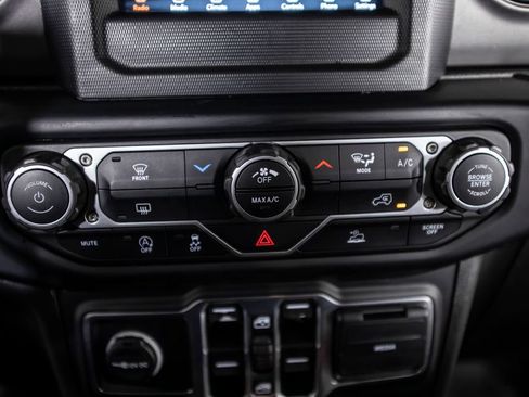 Used 2023 Jeep Gladiator Sport AWD/4WD image 28