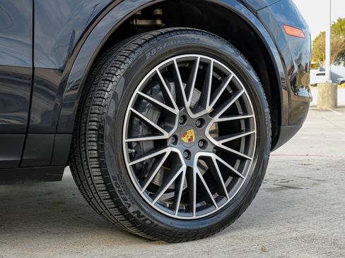 Used 2019 Porsche Cayenne S image 49