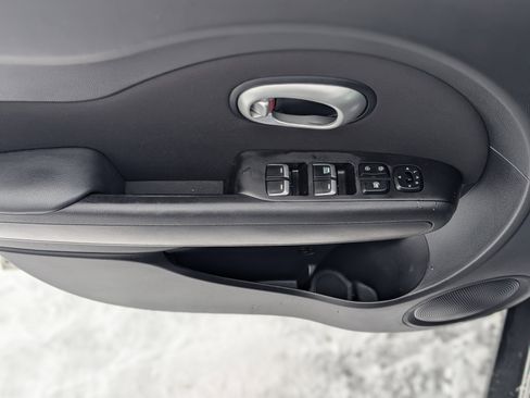 Used 2018 Kia Soul image 26