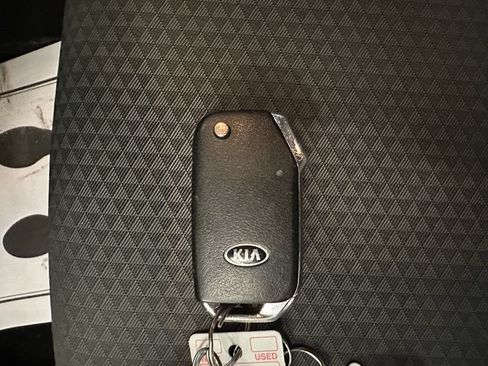 Used 2020 Kia Soul LX FWD image 17