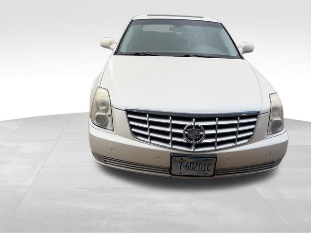 Used 2010 Cadillac DTS Luxury FWD image 7