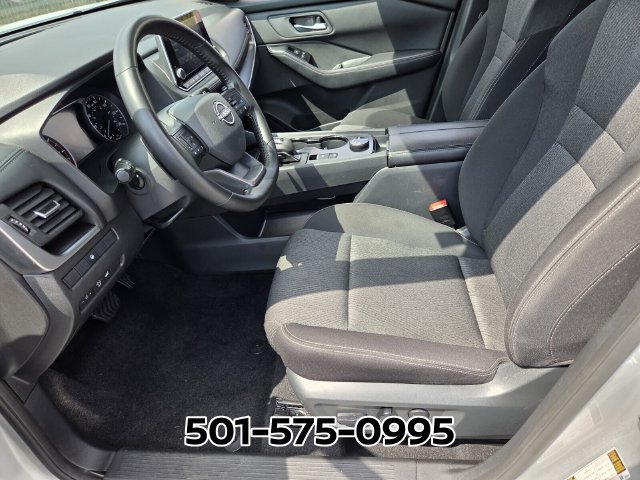 Used 2025 Nissan Rogue SV AWD/4WD image 10