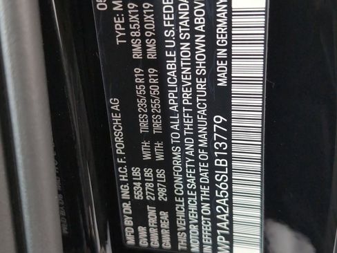 Certified 2025 Porsche Macan AWD/4WD image 28