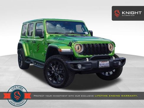 Used 2025 Jeep Wrangler Unlimited Sahara AWD/4WD image 1