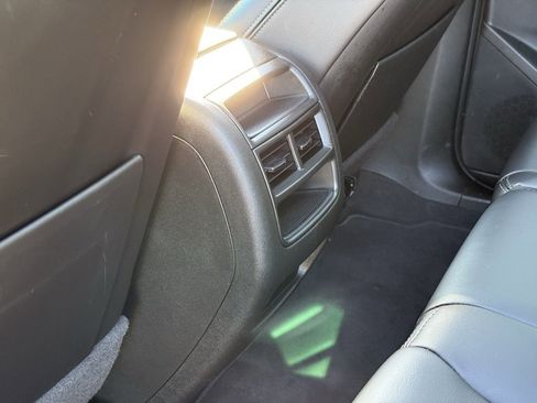 Used 2025 Cadillac XT5 Premium Luxury image 30