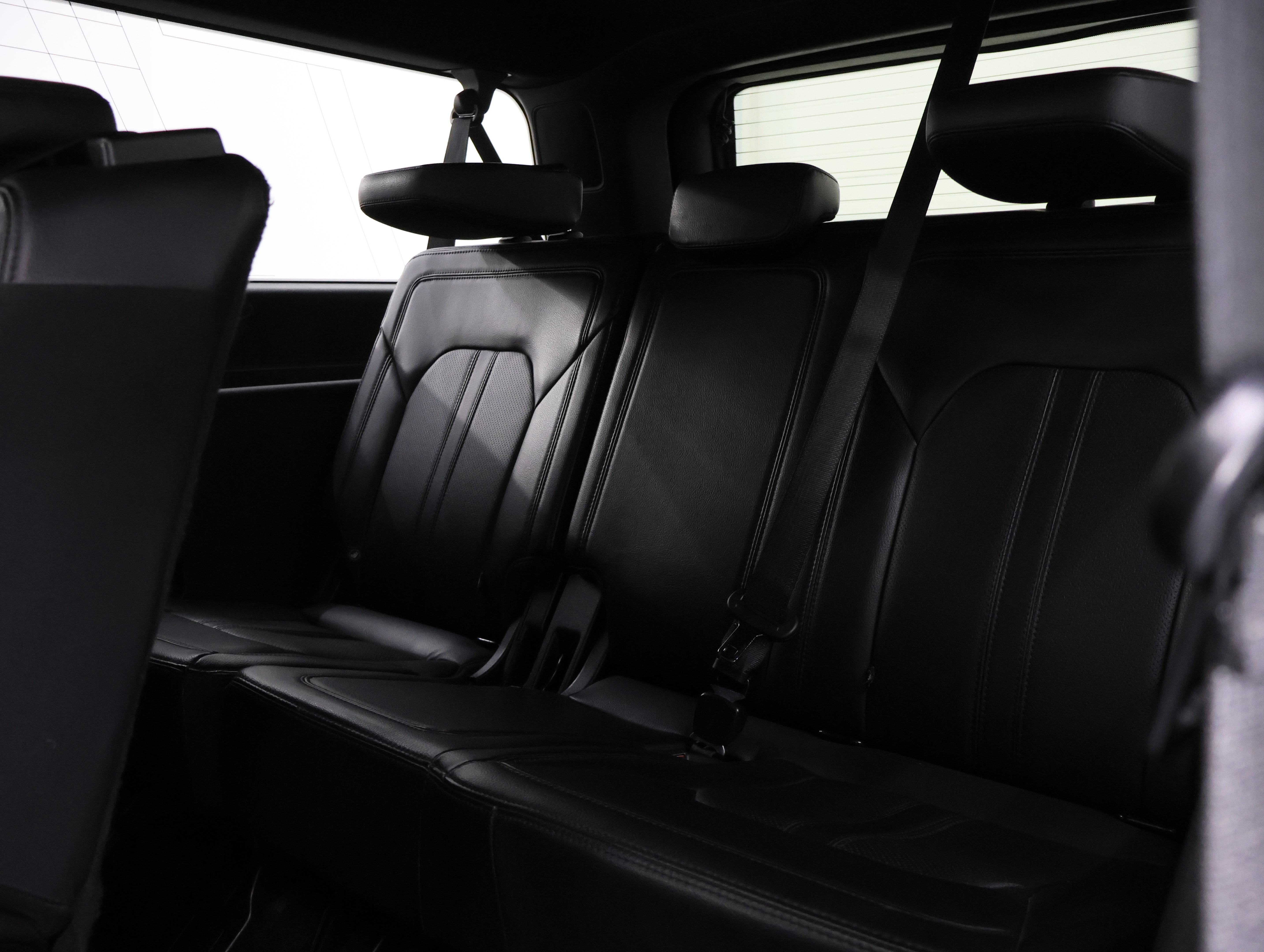 Used 2021 Ford Expedition Max Limited AWD/4WD image 9