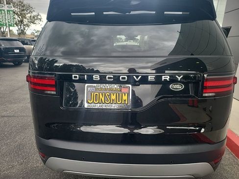 Used 2023 Land Rover Discovery S AWD/4WD image 5