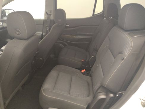Used 2021 GMC Acadia SLE w/ Driver Convenience Package FWD image 18