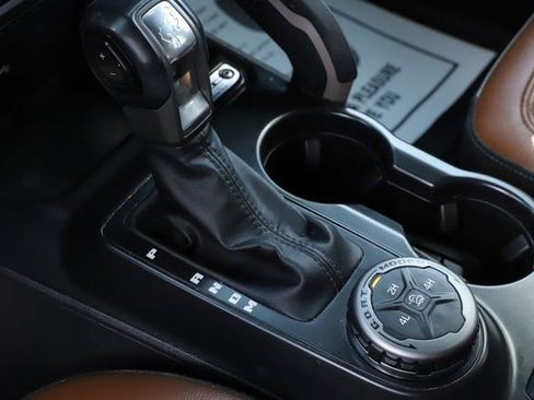 Used 2024 Ford Bronco Outer Banks image 29