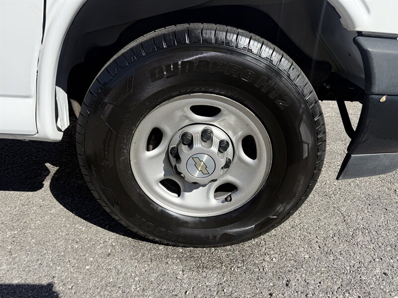 Used 2023 Chevrolet Express 3500 w/ Power Convenience Package RWD image 5