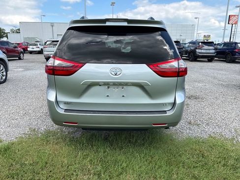 Used 2020 Toyota Sienna LE FWD image 4