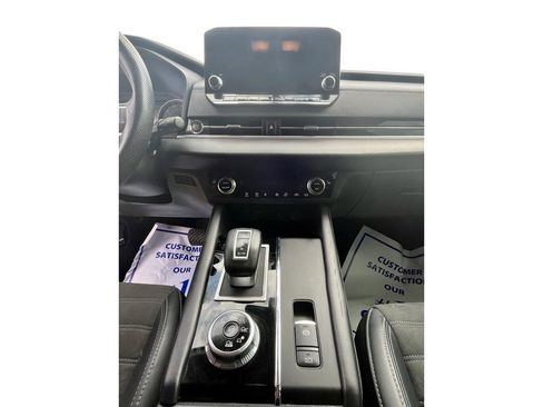 Used 2024 Mitsubishi Outlander SE image 8