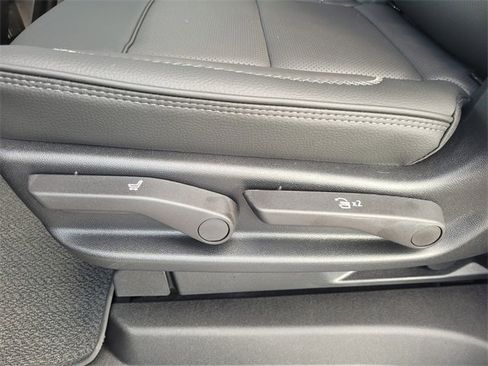 New 2026 GMC Yukon XL Denali image 7