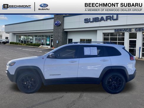 Used 2020 Jeep Cherokee Trailhawk image 4