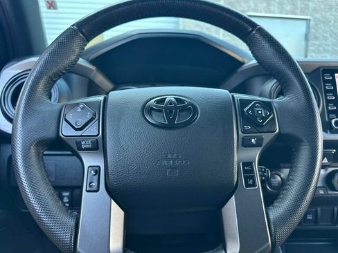Used 2021 Toyota Tacoma TRD Off-Road AWD/4WD image 25
