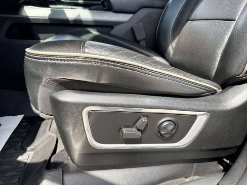 Used 2021 RAM 1500 Laramie AWD/4WD image 12