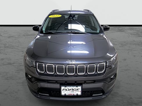 Used 2022 Jeep Compass Latitude w/ Sun and Sound Group AWD/4WD image 6