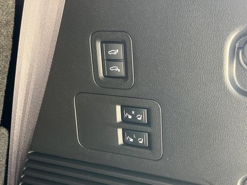 Used 2025 INFINITI QX80 Luxe RWD image 18