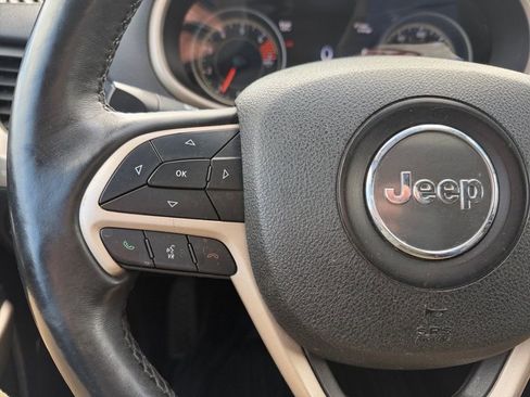 Used 2018 Jeep Cherokee Limited image 22