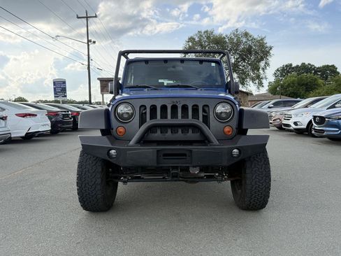 Used 2009 Jeep Wrangler Sahara w/ Dual Top Group AWD/4WD image 2