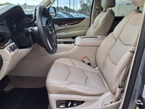 Used 2018 Cadillac Escalade ESV Premium Luxury AWD/4WD image 4