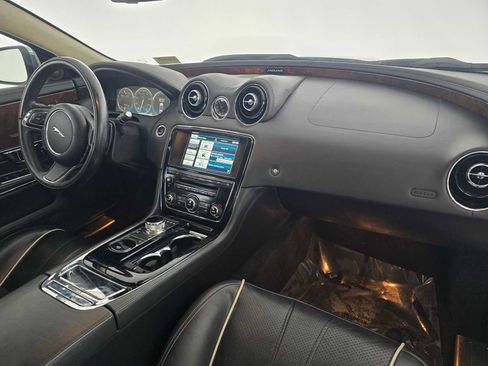 Used 2015 Jaguar XJ L Portfolio image 27