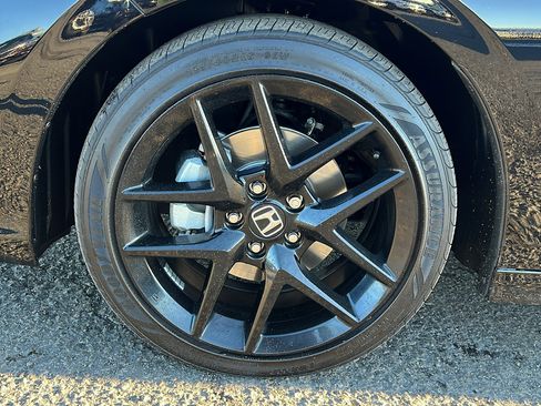 Used 2025 Honda Civic Sport image 10