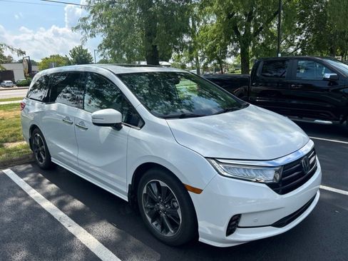 Used 2023 Honda Odyssey Elite image 4