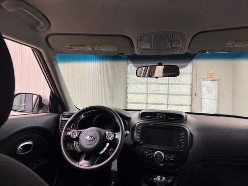 Used 2019 Kia Soul w/ Option Group 020 FWD image 17
