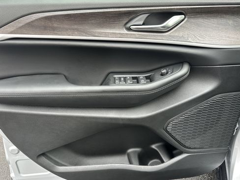 New 2026 Jeep Grand Cherokee Altitude image 28