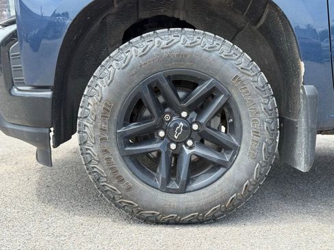 Used 2019 Chevrolet Silverado 1500 Custom Trail Boss w/ Custom Convenience Package AWD/4WD image 6