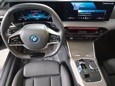 Used 2025 BMW i4 eDrive40 w/ Parking Assistance Package RWD image 14