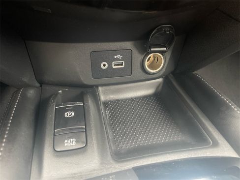 Used 2019 Nissan Rogue SL w/ Premium Package image 14