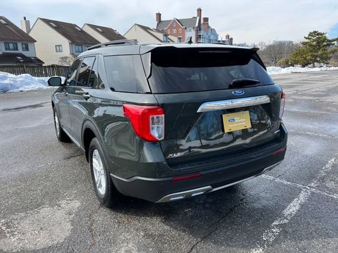 Certified 2022 Ford Explorer XLT w/ Equipment Group 202A image 8