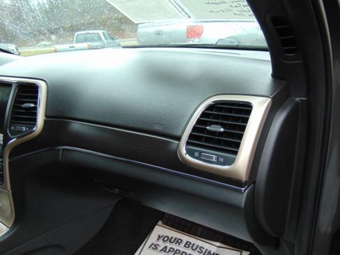 Used 2014 Jeep Grand Cherokee Limited image 47