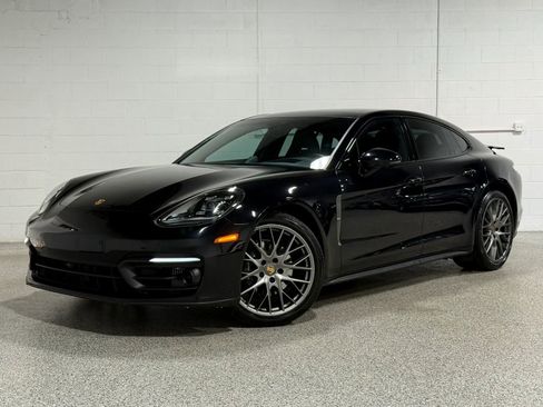 Used 2023 Porsche Panamera 4 Platinum Edition AWD/4WD image 2