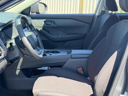 Used 2025 Nissan Rogue S FWD image 4