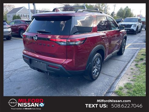 Certified 2023 Nissan Pathfinder SV w/ SV Premium Package AWD/4WD image 5