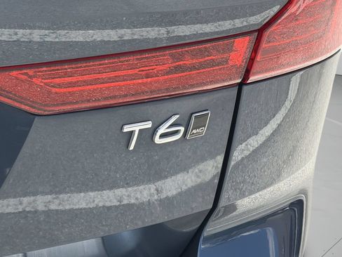 Used 2021 Volvo XC60 T6 Momentum AWD/4WD image 10